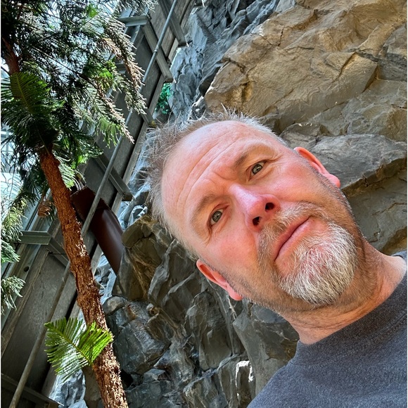 Meet your Posher, John - Picture 12 of 15